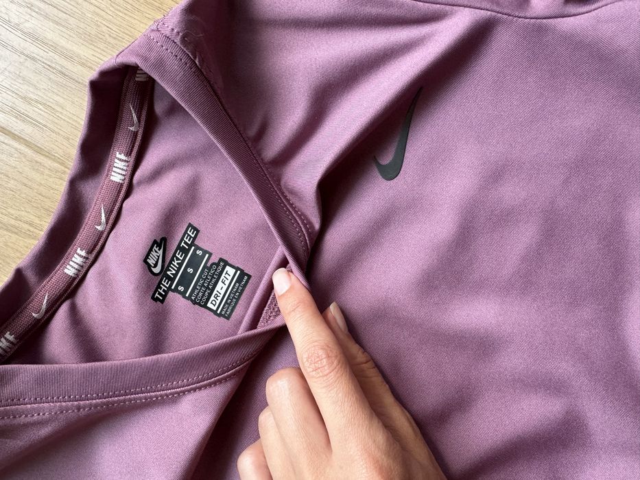 Kато нова - Nike дамска спортна къса тениска лилава, S 36