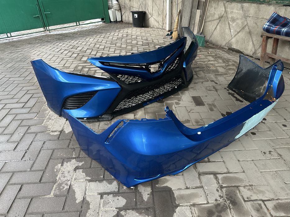 Продам срочно бампер на Camry 70 американец