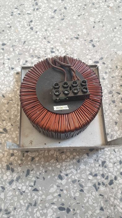 Трансформатор за климатик – 220 – 110 V