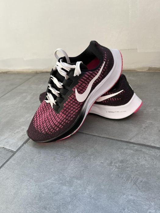 нови дамски маратонки Nike