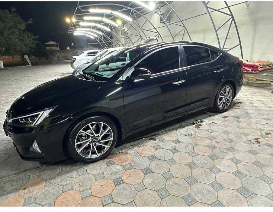 Hyundai Elantra 2020 Чёрный