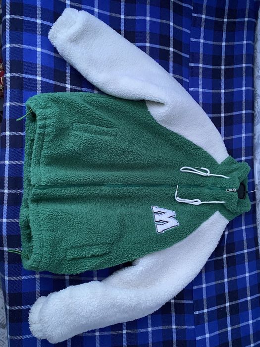 Продам бомбер-куртку