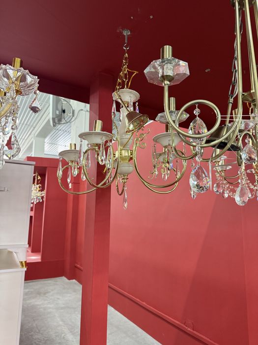 Люстры новые хорошего качество