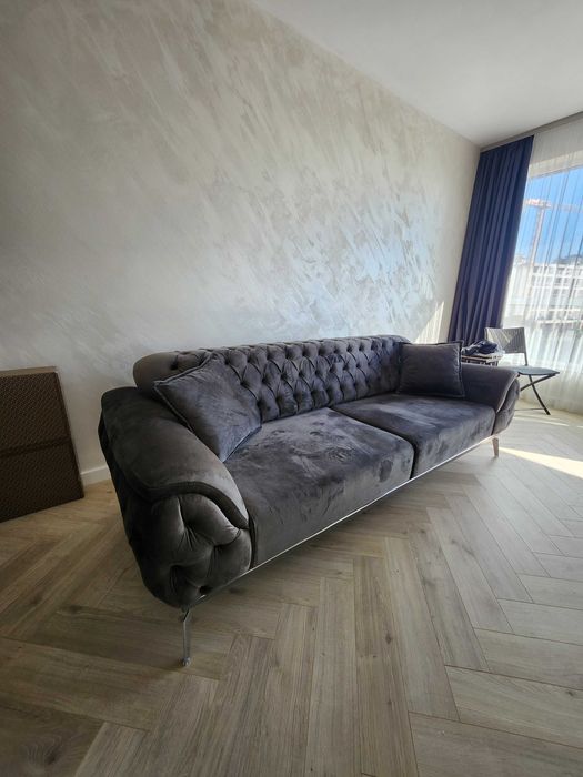 Триместен нов диван