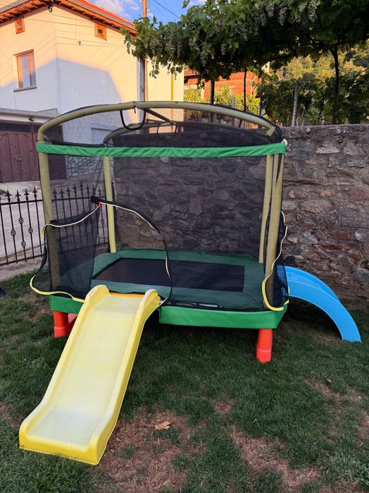 Голям батут Chipolino - Playground, с пързалка, 200 cm, зелен