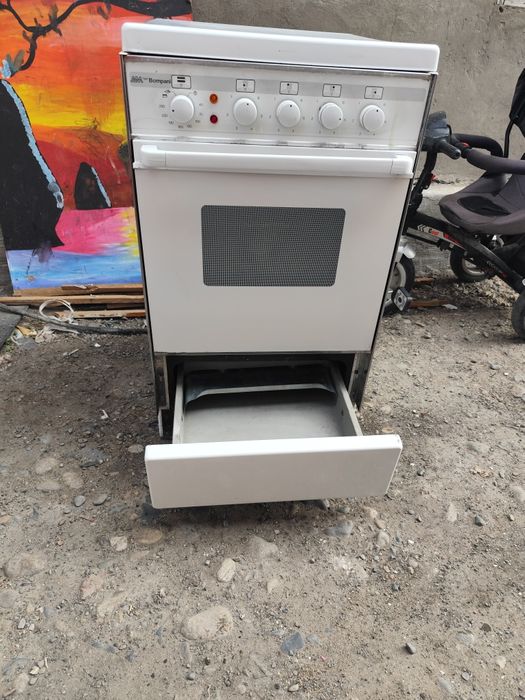 Срочно продам электро плиту