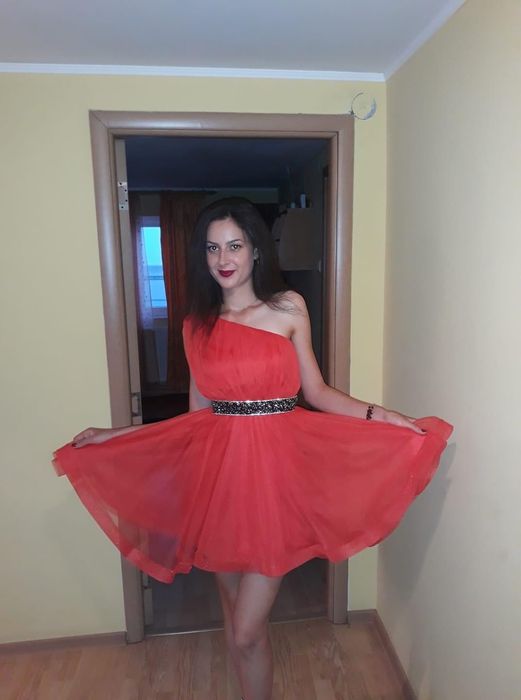 Rochii purtate o singura data,in stare perfect noua!