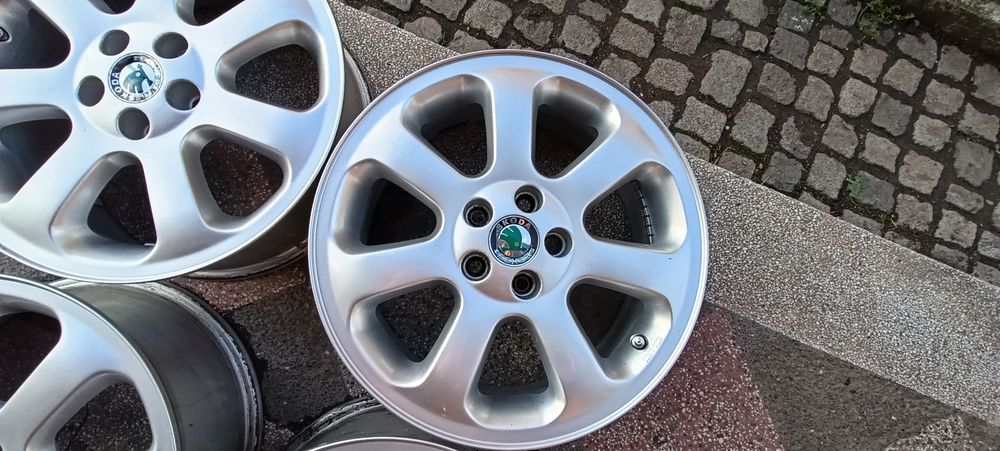 Оригинални Шкода Сеат Фолксваген Ауди 5×100 16 цола 6 1/2 J 57.1 ц.отворЕт 42