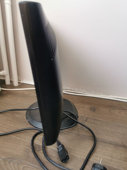 Екран Fujitsu 47 см