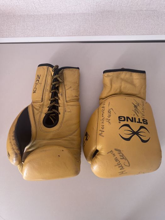 Продаю оригинальные перчатки Sting