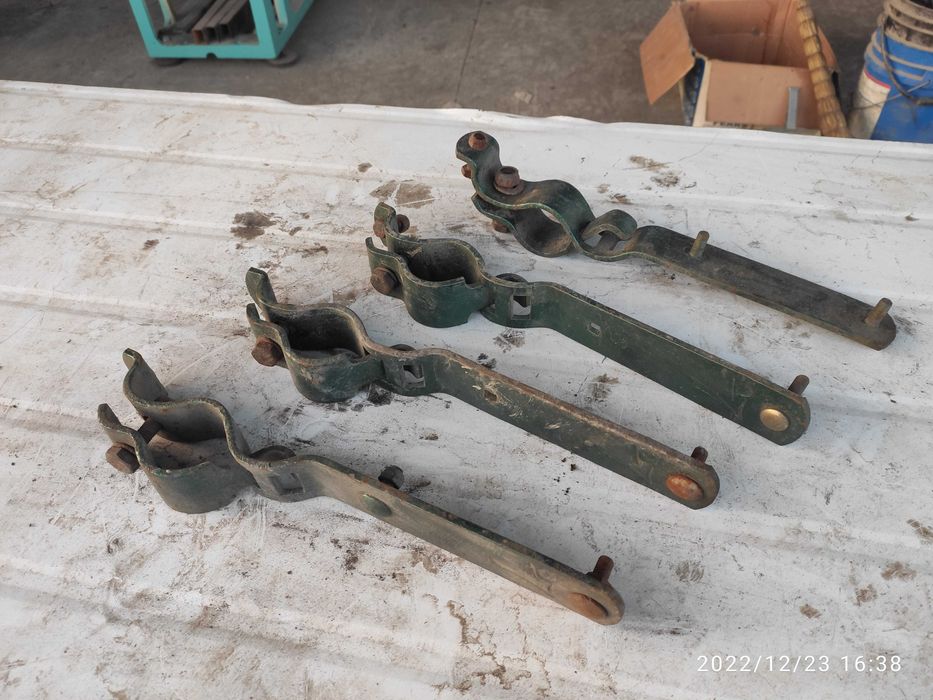 Грузовые запчасти для полуприцепа и тягача