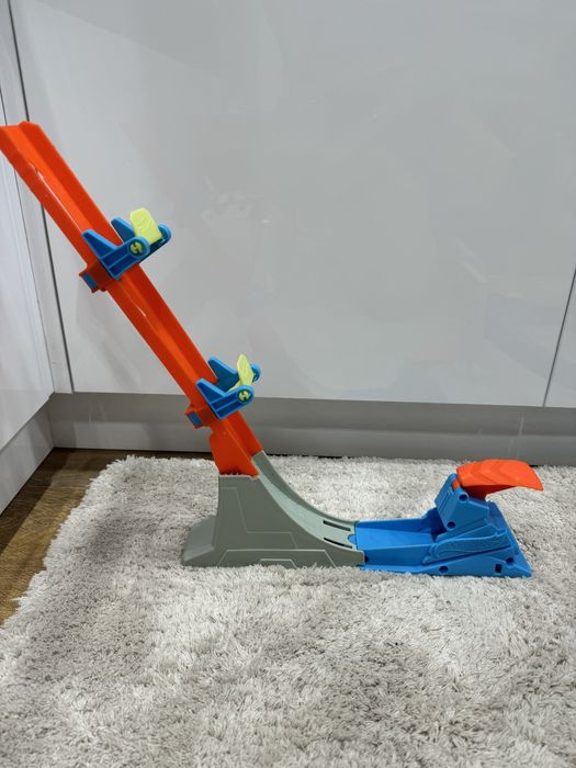 Hot wheels писта