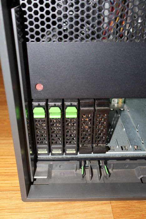 Сервер Fujitsu primergy TX200 S7