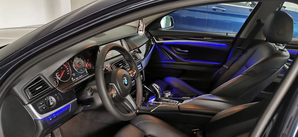 Montez lumini ambientale la BMW F10 F11 F01 F02 F06 F30 F32 F33 F34 E