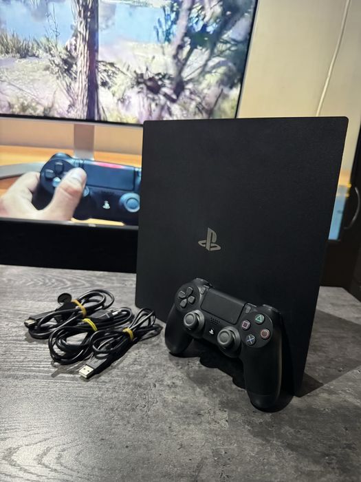 PlayStation 4Pro в отличном состоянии!
