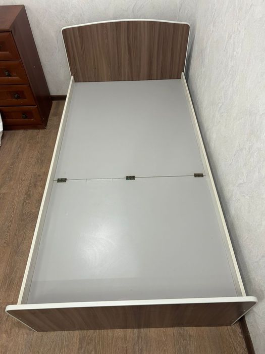 Продам односпальную кровать