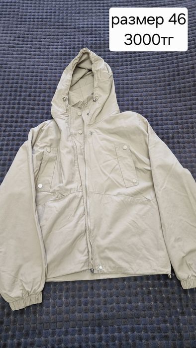 Продам куртки и ветровки