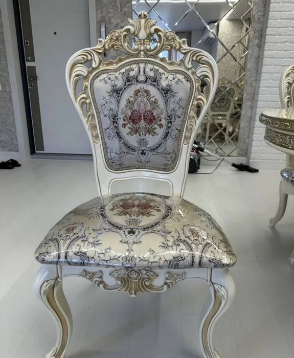 Стол со стульями Малайзия