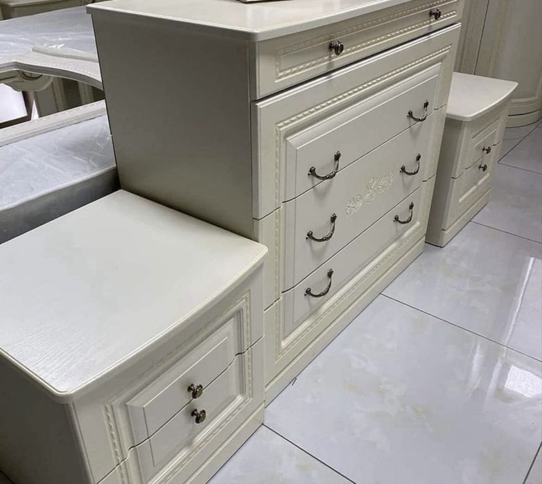 Продам спальный гарнитур Венера 4