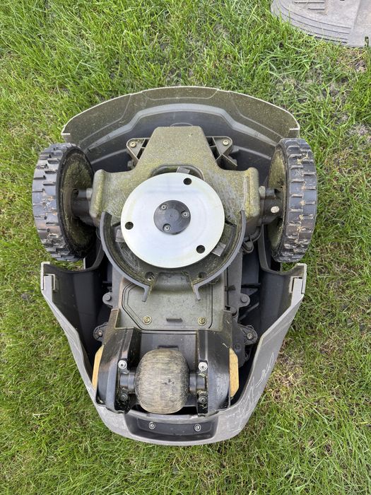 Robot tuns iarba/gazon Husqvarna 105