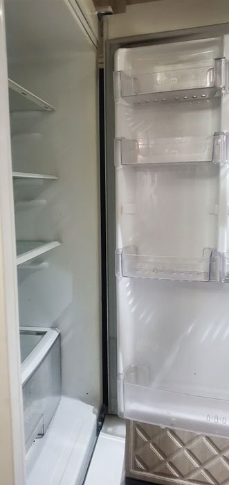 Продается Холодильник LG