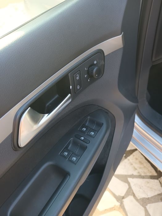 Vând  vw touran 1,4 benzină,,euro 5,recent înmatriculat