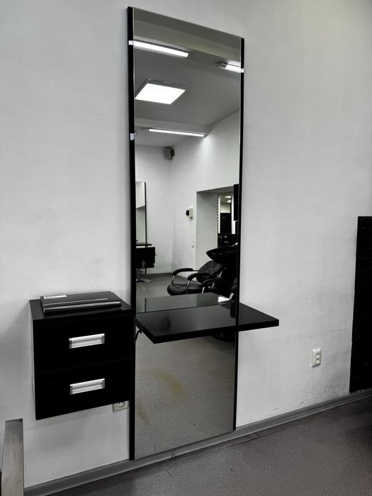 Продам кресло парикмахерское