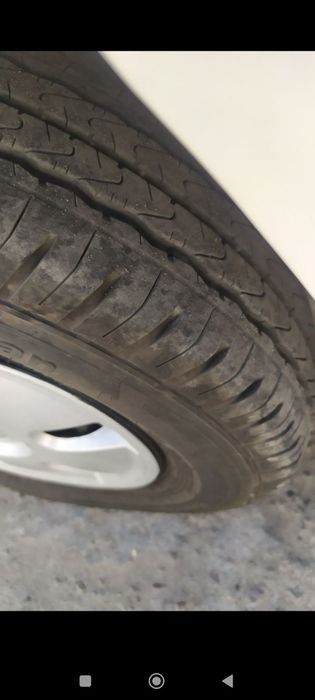 Дамас сотилади .