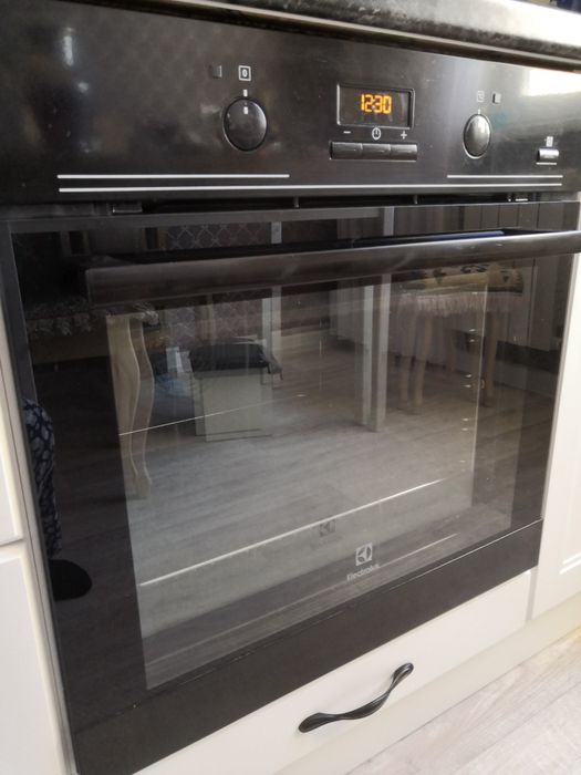 Духовой шкаф Электролюкс