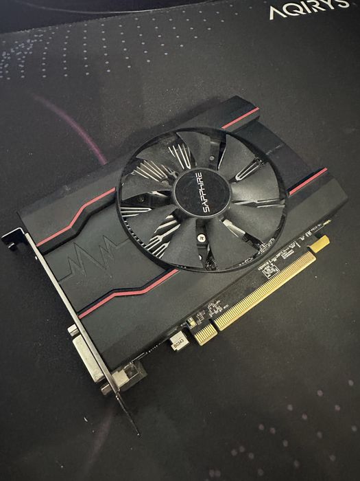 Placa video RX 550