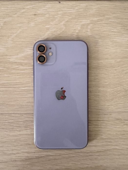 Продам IPhone 11 / 128 gb в отличном состоянии