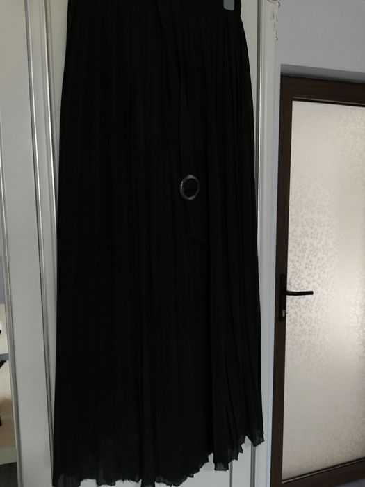 Pantaloni plisati femei