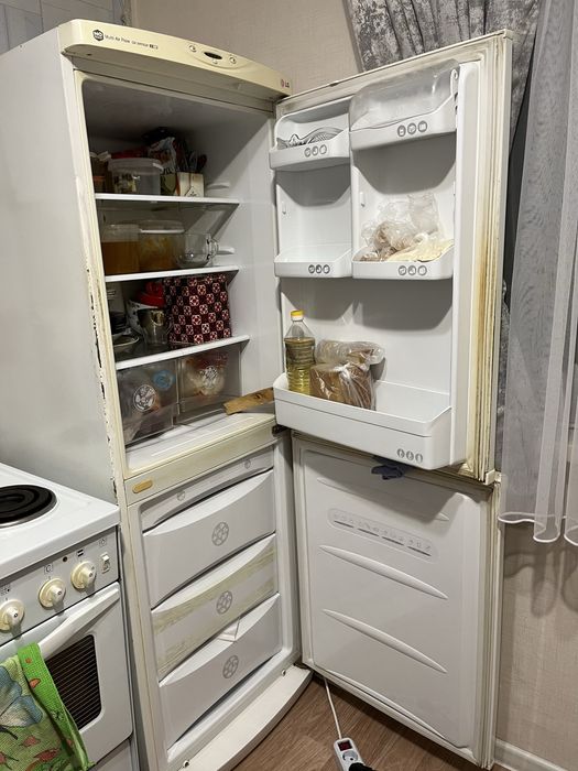 Продам холодильник