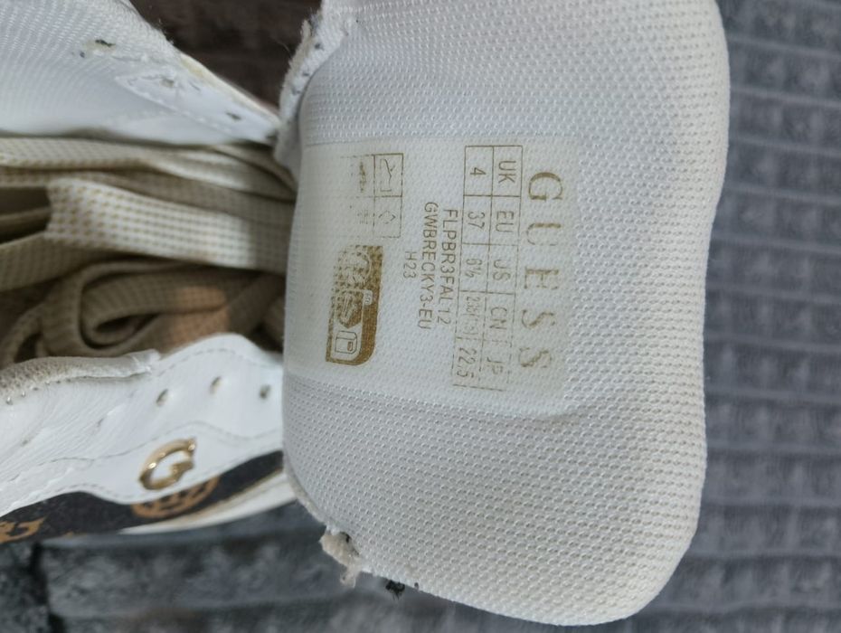 Кроссовки на девочку