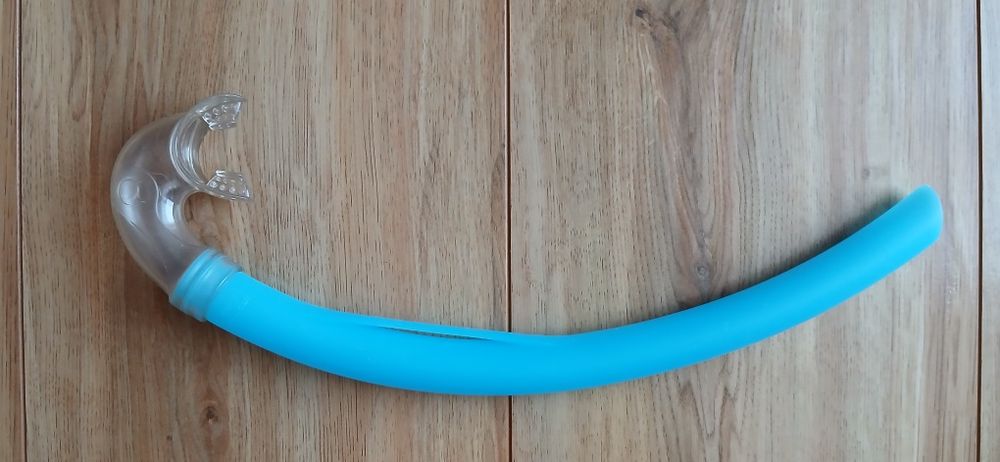 Tub snorkeling albastru – ideal pentru scufundări