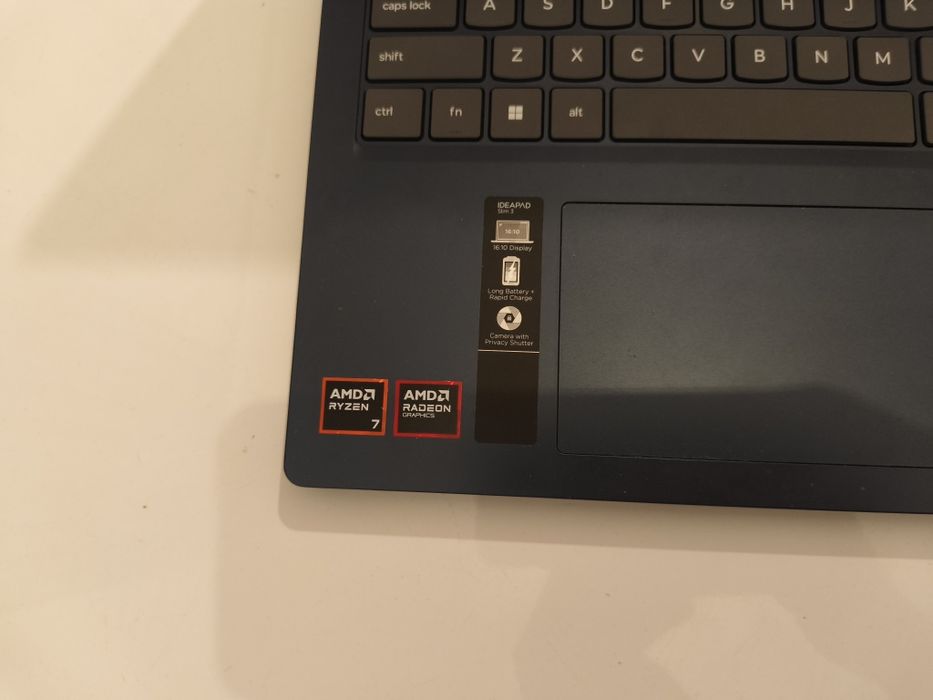 Laptop LENOVO IdeaPad Slim 3 16AHP10 Cu Garantie