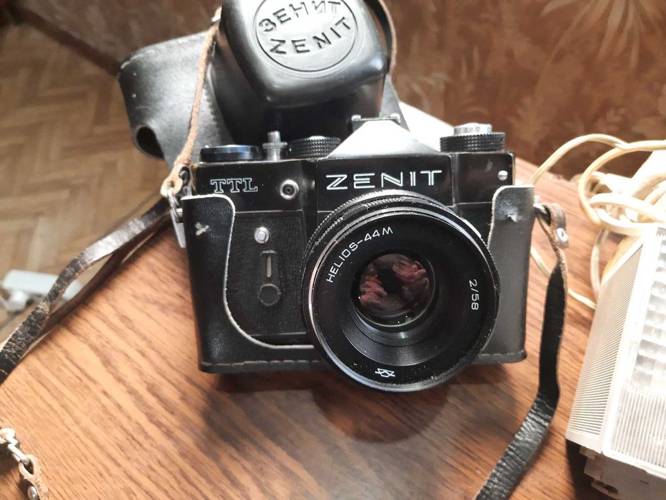 Продам фотоаппараты и объектив