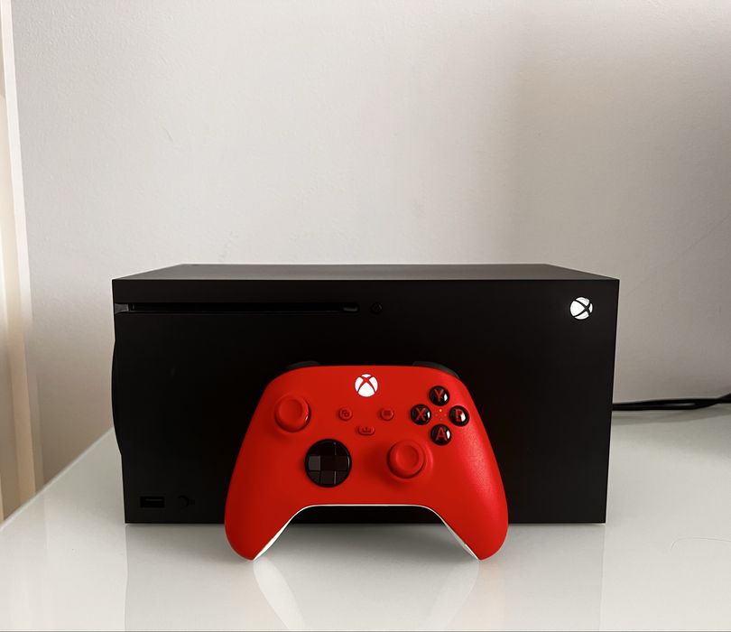 Xbox Series X 1TB SSD, 1 manetă + Xbox Game Pass Premium