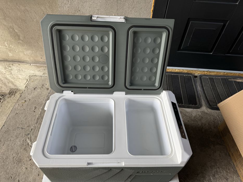 Автомобильный холодильник. 12/24 /220 v