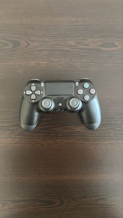 Playstation 4 + 2 контролера