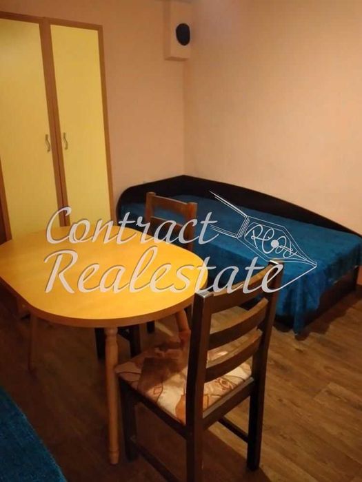 Дава се под наем Едностаен апартамент в Варна, Цветен квартал - 35 кв.м за 204 € - Снимка #2