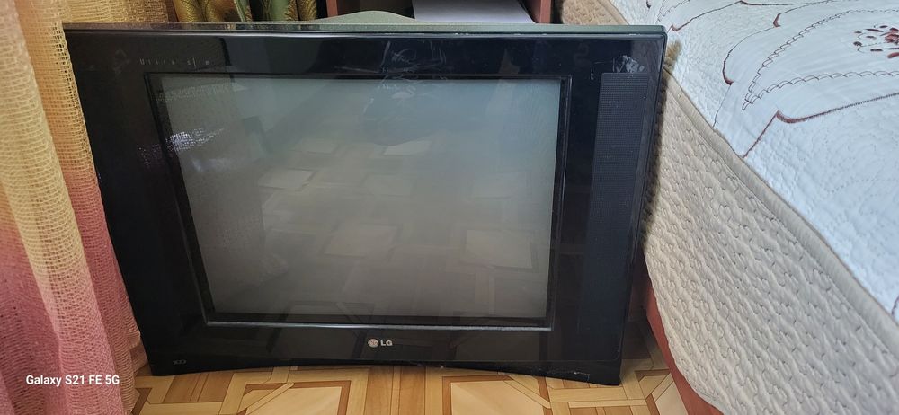 Отдам телевизор, рабочий