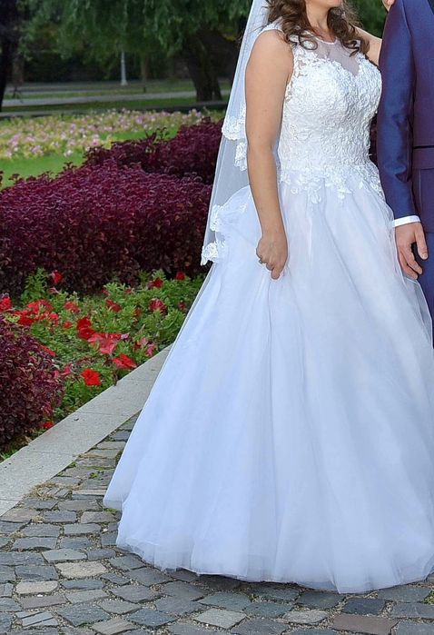 Vand rochie de mireasa
