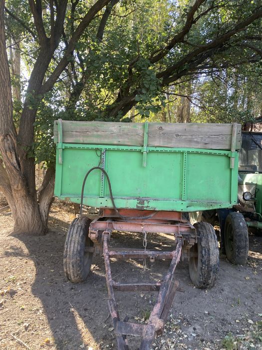 Продам трактор с телегами