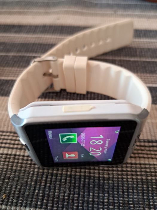 SmartWatch dz09 в бял цвят