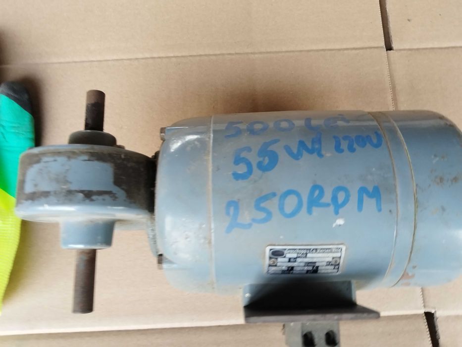 Reductor cu motor raport de 250 rotații pe minut
