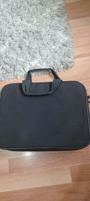 Geantă laptop     .