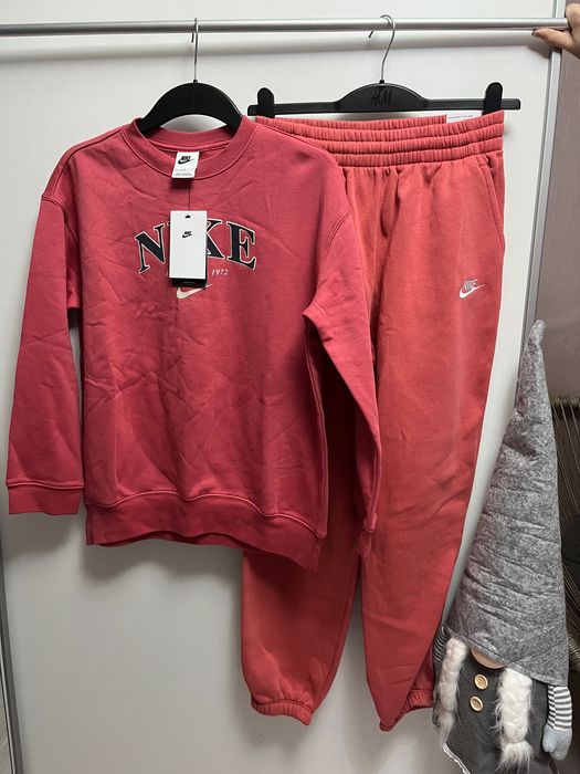 Ново долнище Nike