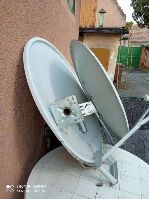 Vind antenă parabolica