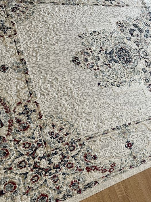 Продам ковер в зал